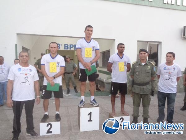 3&ordm; BPM realizou tradicional Corrida da Fogueira em Floriano.(Imagem:FlorianoNews)