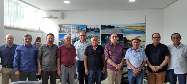 Representantes de entidades empresariais apresentam reivindicações ao prefeito de Floriano