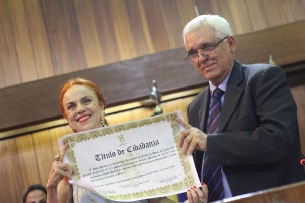 Médica Terezinha Fortes é agraciada com título de cidadã piauiense