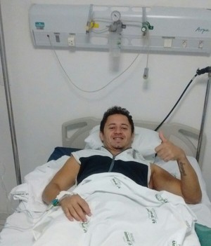 Marabá passa por cirurgia no joelho e só volta em 2016 aos treinos no River