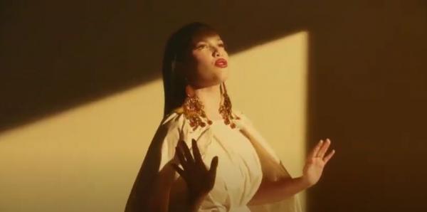 Juliette lança clipe de "Diferença Mara"