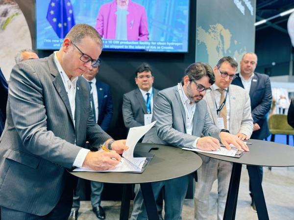 Governador comemora acordo entre Eletrobras e Green Energy Park para produ&ccedil;&atilde;o de hidrog&ecirc;nio verde n(Imagem:Divulga&ccedil;&atilde;o)