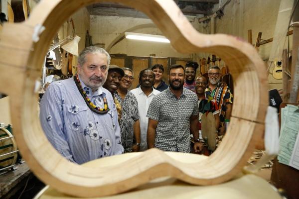 Moacyr Luz e Samba do Trabalhador realizam live no Renascença Clube, no Andaraí, na segunda-feira