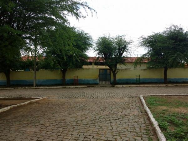 Com professores parados, município não conclui ano letivo de 2015 no PI