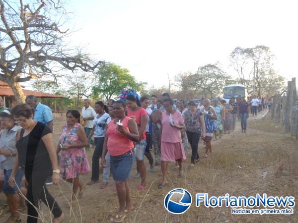 Procissão encerrou os festejos de Bom Jesus da Lapa na localidade Tabuleiro do Mato.(Imagem:FlorianoNews)