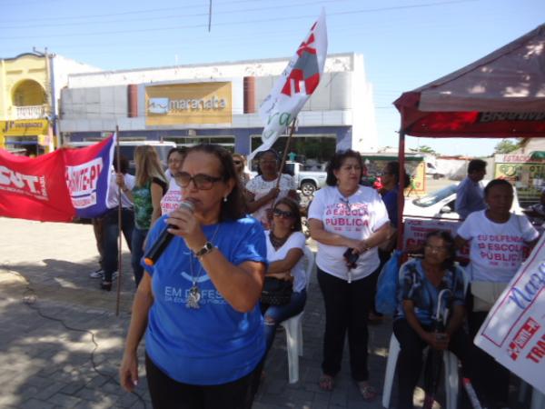 Servidores da educação realizam ato público em Floriano.(Imagem:FlorianoNews)