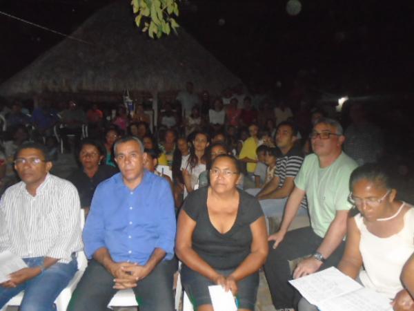 Fieis participam da coroação de Nossa Senhora na zona rural de Floriano. (Imagem:FlorianoNews)