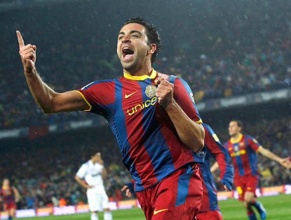 Barça humilha o Real, completa quina e assume a liderança do Espanhol
