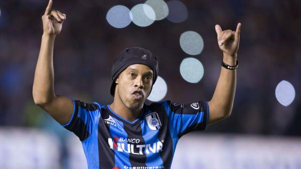 Jornais mexicanos criticam estreia de Ronaldinho Gaúcho pelo Querétaro