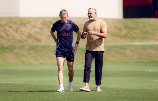 Flamengo passa 24 horas viajando para maratona de jogos e só faz um treino para enfrentar o Vitória
