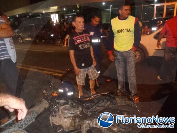 Duas motos se envolvem em acidente em Floriano.(Imagem:FlorianoNews)