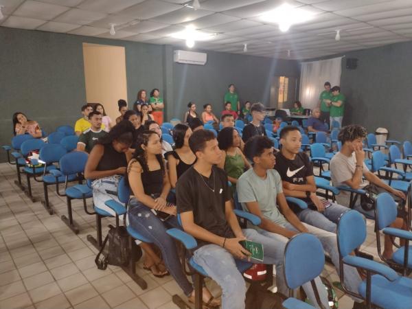 CREF15 realiza a&ccedil;&atilde;o itinerante em Floriano e promove intera&ccedil;&atilde;o com profissionais de Educa&ccedil;&atilde;o F&iacute;sica.(Imagem:FlorianoNews)