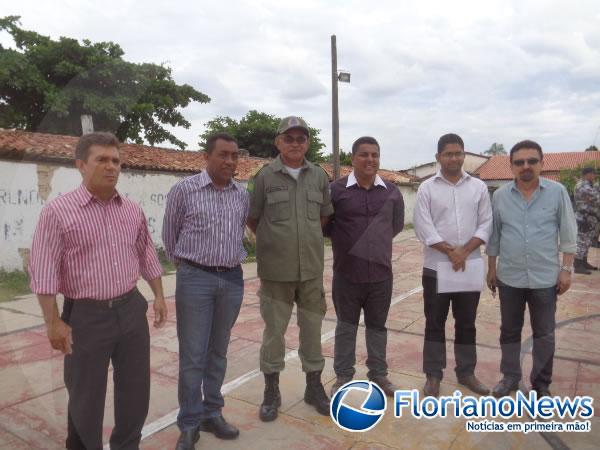 Deputado visita Comando Geral da Pol&iacute;cia Militar de Floriano.(Imagem:FlorianoNews)