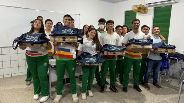 Intercambistas Seduckathon vivem &uacute;ltimos preparativos antes do embarque para a China na quarta-feira (19)(Imagem:Ascom Seduc)