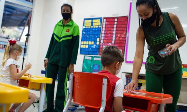 SP: reabertura de escolas amplia risco de covid-19 para 340 mil idosos