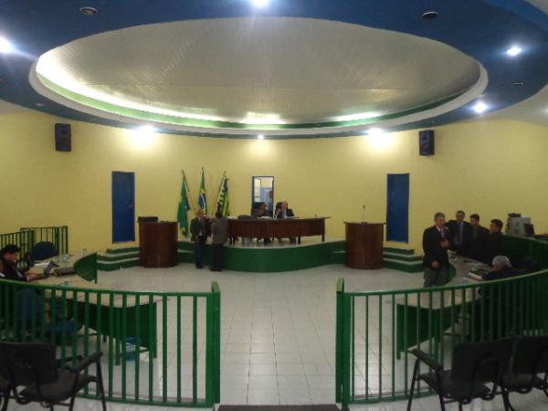 Vereadores apreciam Projetos de Lei em Sessão Extraordinária.(Imagem:FlorianoNews)