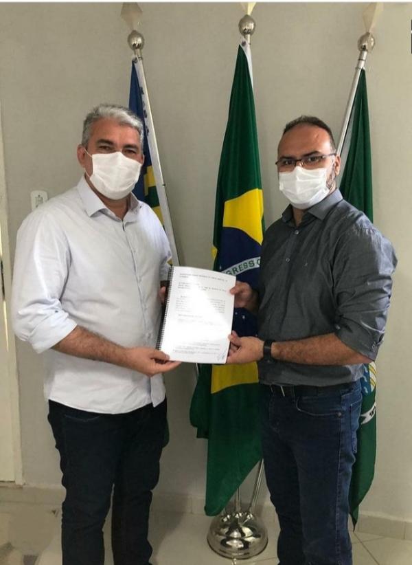 Joab Curvina assume a presidência da Câmara Municipal de Floriano