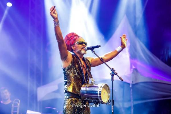 Carlinhos Brown &eacute; uma das atra&ccedil;&otilde;es do CarnaSal.(Imagem:Rog&eacute;rio Vital)