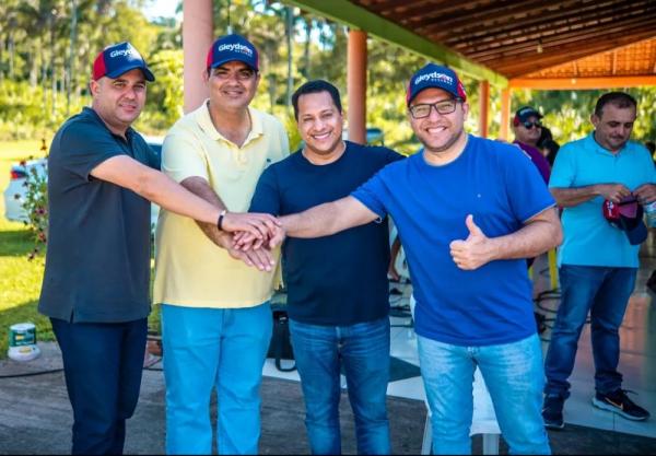 Gleydson Resende, acompanhado de prefeitos, visita grupo político de São José dos Basílios