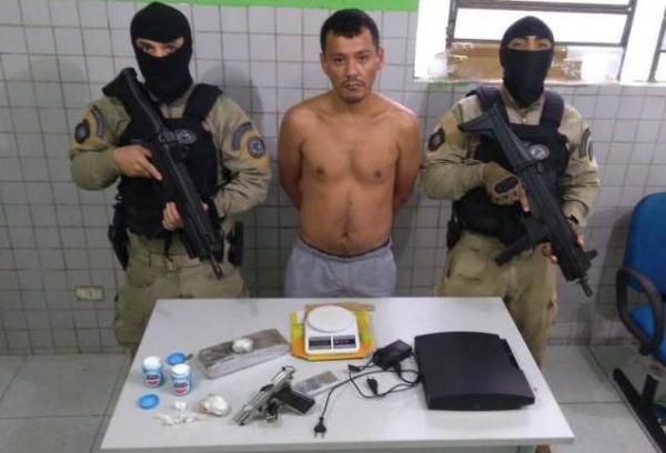 Operação "Quarta Segura" prende dois homens sob posse de arma