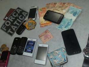 Polícia apreende dois adolescentes suspeitos de fazer arrastão em ônibus
