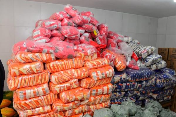 SEMED distribui produtos do Programa de Alimentação Escolar nas unidades de ensino municipais