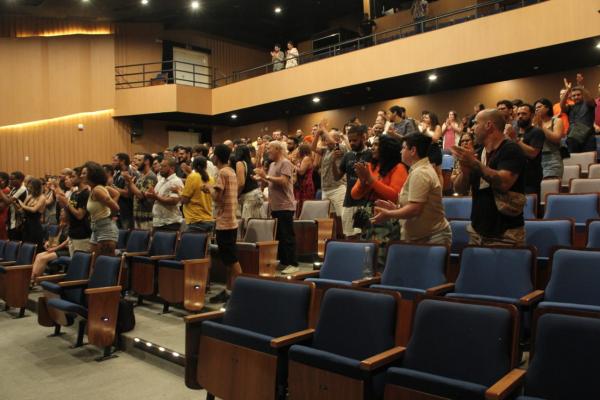 Espetáculo Macacos encerra programação do FestLuso no Sesc Cajuína