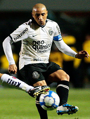 Roberto Carlos pede descanso no Timão: 'Está na hora de parar'