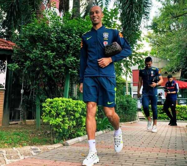Internazionale anuncia a saída do zagueiro Miranda, que acerta com time da China