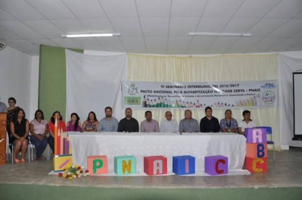 Educadores participam do IV Semin&aacute;rio Intermunicipal do PNAIC em Floriano.(Imagem:SECOM)