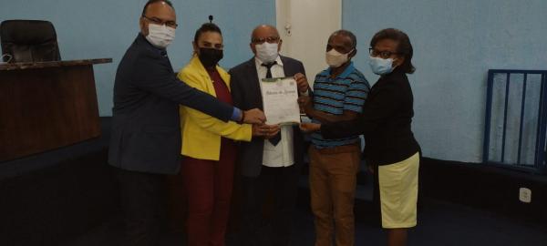 Assinado na  Câmara Municipal o 1º Alvará de Licença para Associação de Bairros