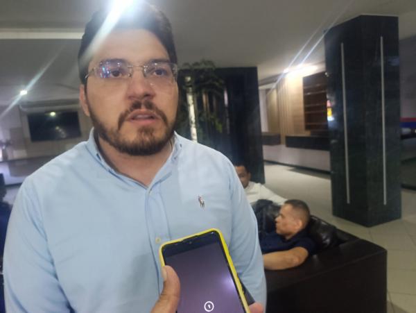 Deusdedit Neto toma posse como presidente do PSDB em Floriano e destaca reorganiza&ccedil;&atilde;o do partido.(Imagem:FlorianoNews)