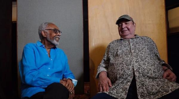 Gilberto Gil se reencontra em estúdio com João Donato para dar afeto a Carlos Lyra