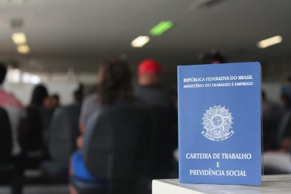 Confira as vagas de emprego disponíveis nesta sexta-feira (25) no Sertão de PE