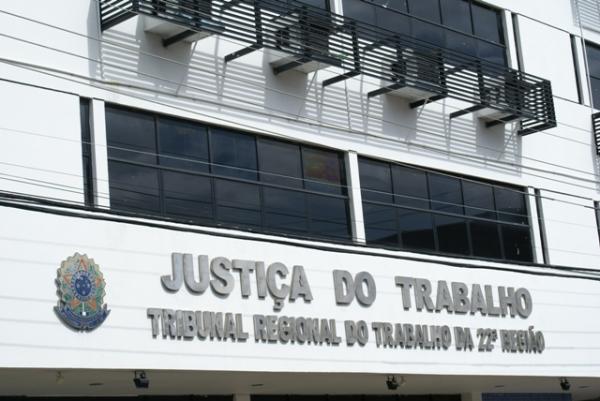 TRT/PI abre inscrições para estágio em Direito
