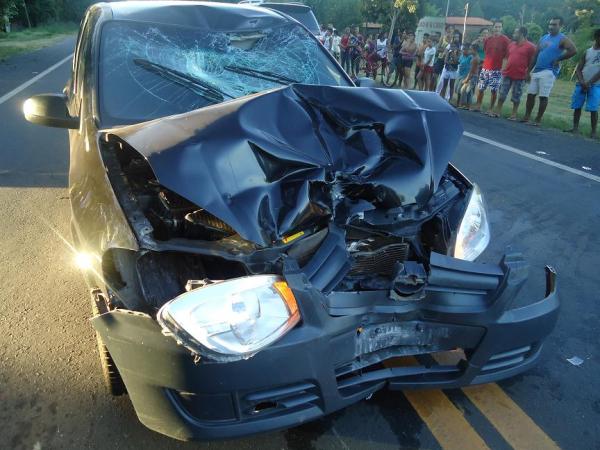 Colisão frontal entre carro e moto deixa vítima fatal na BR-316