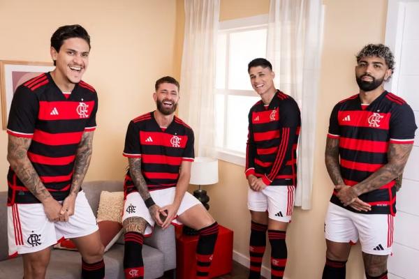 Pedro, L&eacute;o Pereira, Luiz Ara&uacute;jo e Gabigol s&atilde;o modelos do lan&ccedil;amento da nova camisa do Flamengo.(Imagem:Divulga&ccedil;&atilde;o/adidas)