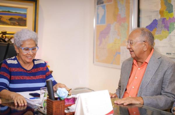 Dr. Pessoa anuncia apoio a Lula em reunião com Regina Sousa