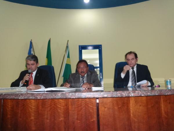 Legislativo municipal debate situa&ccedil;&atilde;o das estradas vicinais de Floriano.(Imagem:FlorianoNews)