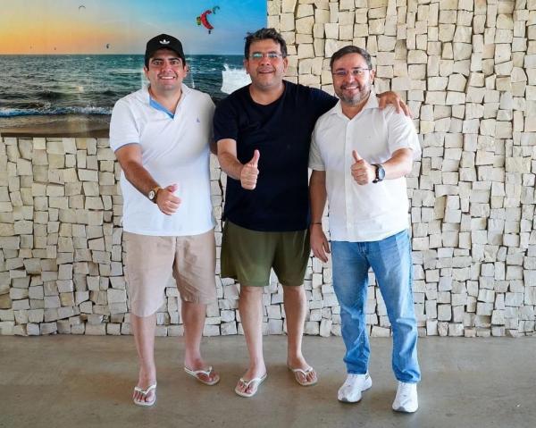 Prefeito de Cajueiro da Praia seguirá no PT após encontro com Rafael Fonteles