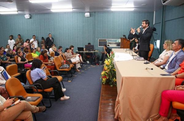 Secret&aacute;rio Washington Bandeira participa de encontro para professores formadores(Imagem: Divulga&ccedil;&atilde;o)
