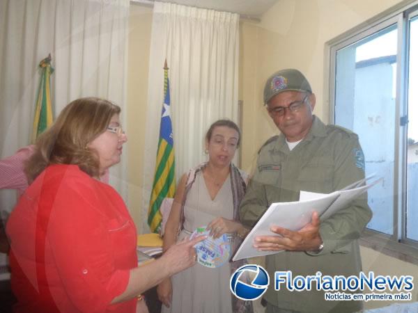 Secret&aacute;ria de Seguran&ccedil;a visita quartel da PM de Floriano.(Imagem:FlorianoNews)