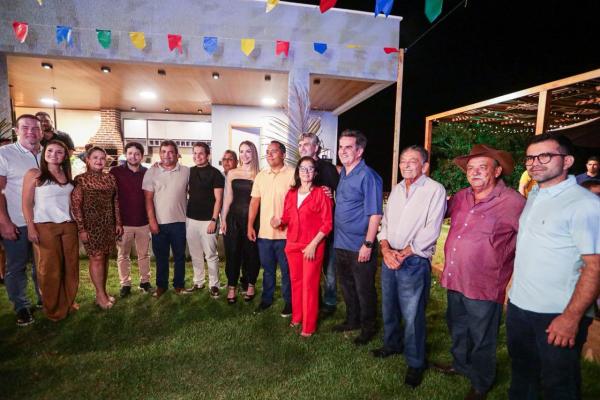 Em Picos, Ciro Nogueira tem o apoio do prefeito Pablo Santos e do ex-prefeito Gil Paraibano(Imagem:Ascom)