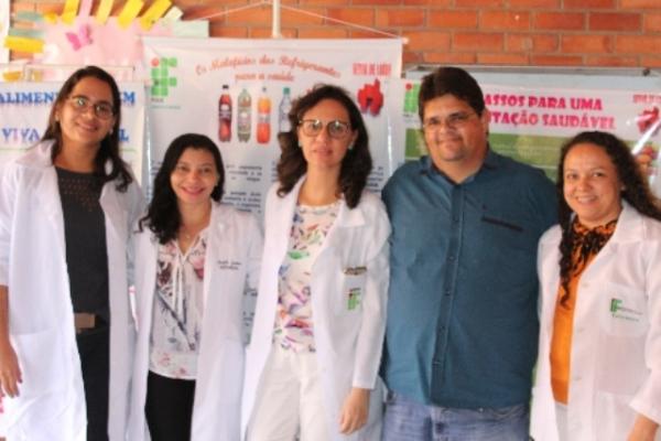 IFPI Campus Floriano realiza atividade em alus&atilde;o ao Dia da Alimenta&ccedil;&atilde;o.(Imagem:IFPI)