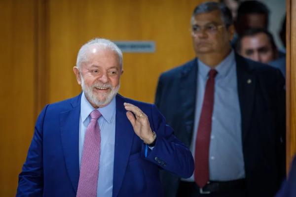 Do substituto de Dino à agenda econômica, Lula terá decisões importantes na volta das férias
