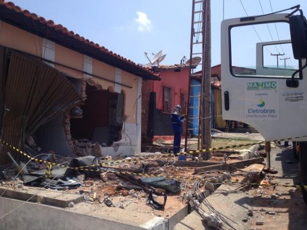 Motorista suspeito de fazer racha invade casa na Zona Norte de Teresina