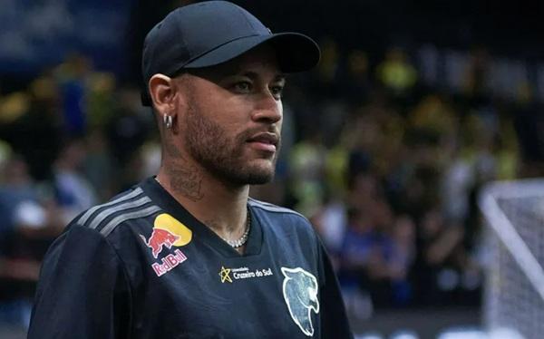 Santos afirma que nova lesão de Neymar é diferente e não define volta