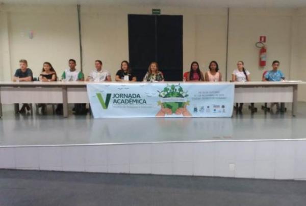 Col&eacute;gio T&eacute;cnico de Floriano realiza V Jornada Acad&ecirc;mica e Mostra de Pesquisa.(Imagem:FlorianoNews)