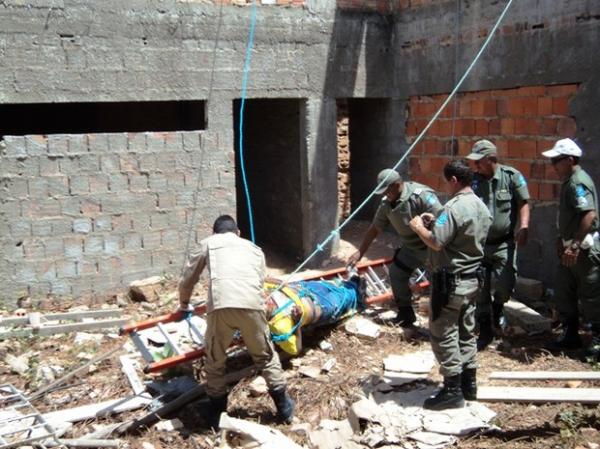 Oper&aacute;rio morre ao cair de pr&eacute;dio em constru&ccedil;&atilde;o em Parna&iacute;ba.(Imagem:Francisco das Chagas)