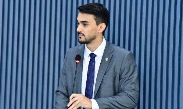 Vereador Manfrine Pereira começa ano legislativo cobrando limpeza para Floriano
